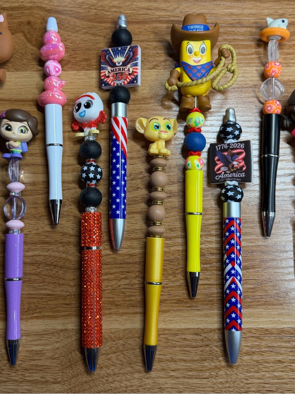 911 Multi-Color Ink, Beaded Retractable Pen - Picture 5 of 7